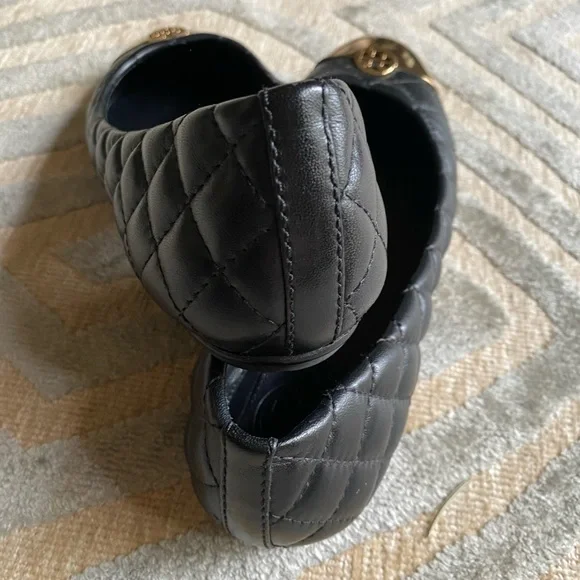 Preloved Tory Burch Kaitlyn black quilted good cap toe ballet flats size 5 - Picture 16 of 16